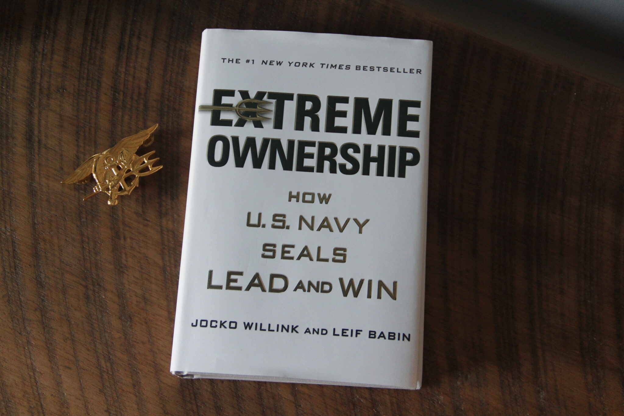 🔱 Extreme Ownership: How US Navy Seals Lead and Win - Serene Scholar